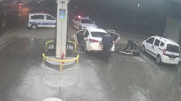 900 bin dolarlık dev vurgununa polis engeli! Parayı paylaşmadan yakayı ele verdiler